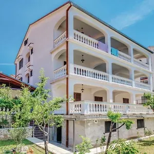  Apartment Skulin Kroatien